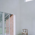 Studio House / Jonathan Burlow - Interior Photography, Chair